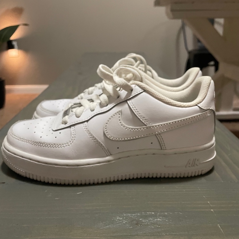 Womens Air Force 1s